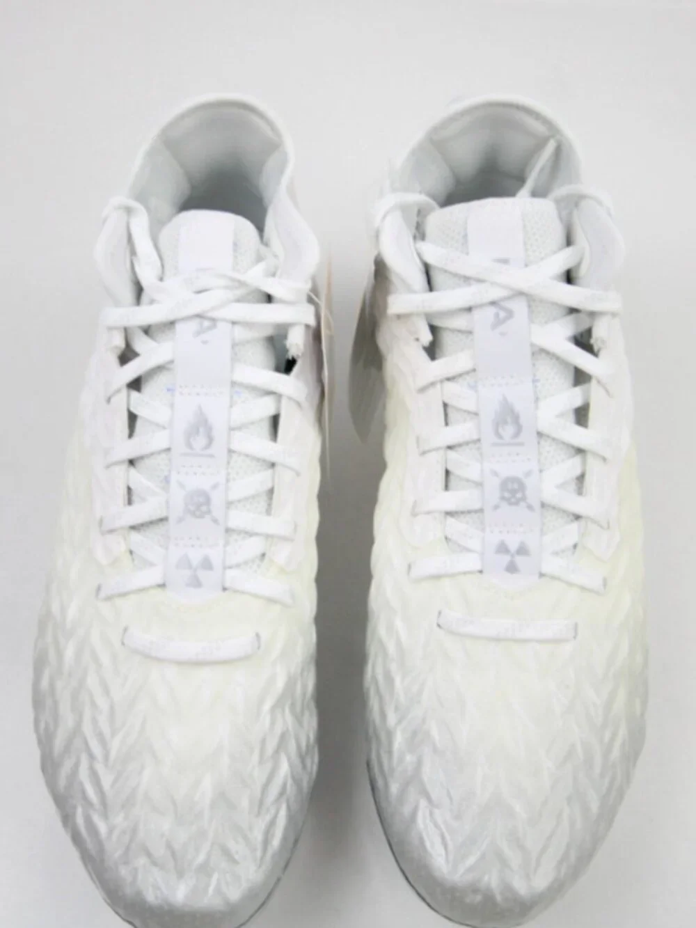 Mens NWT Under Armour Spotlight football cleats